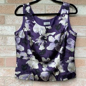 Tahari sleeveless. Poly, spandex. Top-hem: 20.5”